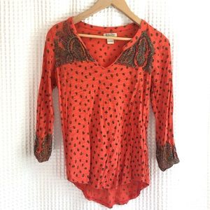 Lucky Brand orange paisley print vneck top size XS